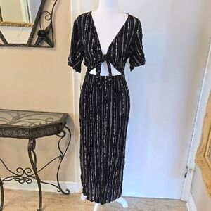 Potter's Pot Tie Front Black & White Dress